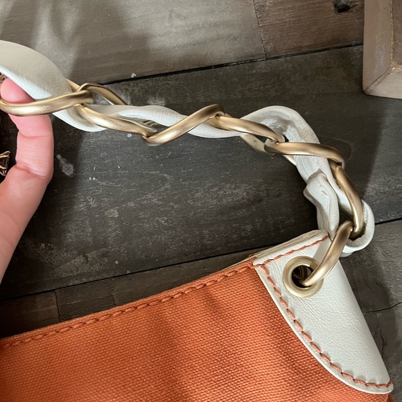 Chanel Chunky Chain Shoulder Bag - Picture 7 of 14